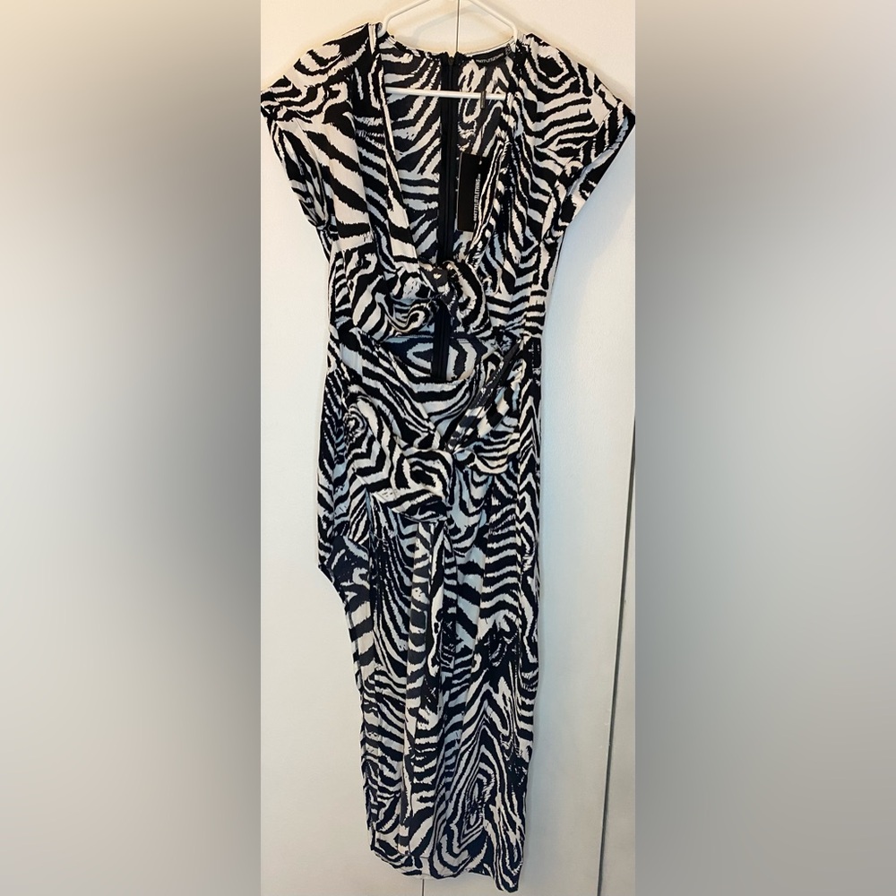 Pretty Little Thing Black Zebra print knotted midaxi dress Ptp 18"